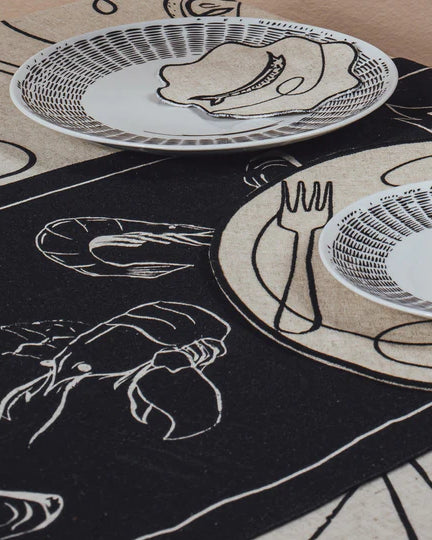 Misette-Minimalist-line-drawing-linen-table-runner