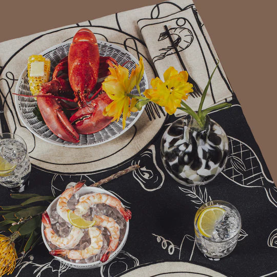 Misette-Minimalist-line-drawing-linen-tablecloth-long-120- 80