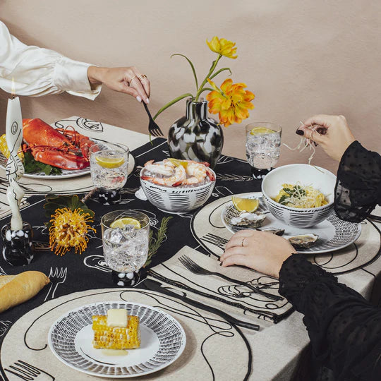 Misette-Minimalist-line-drawing-salad-plate-set